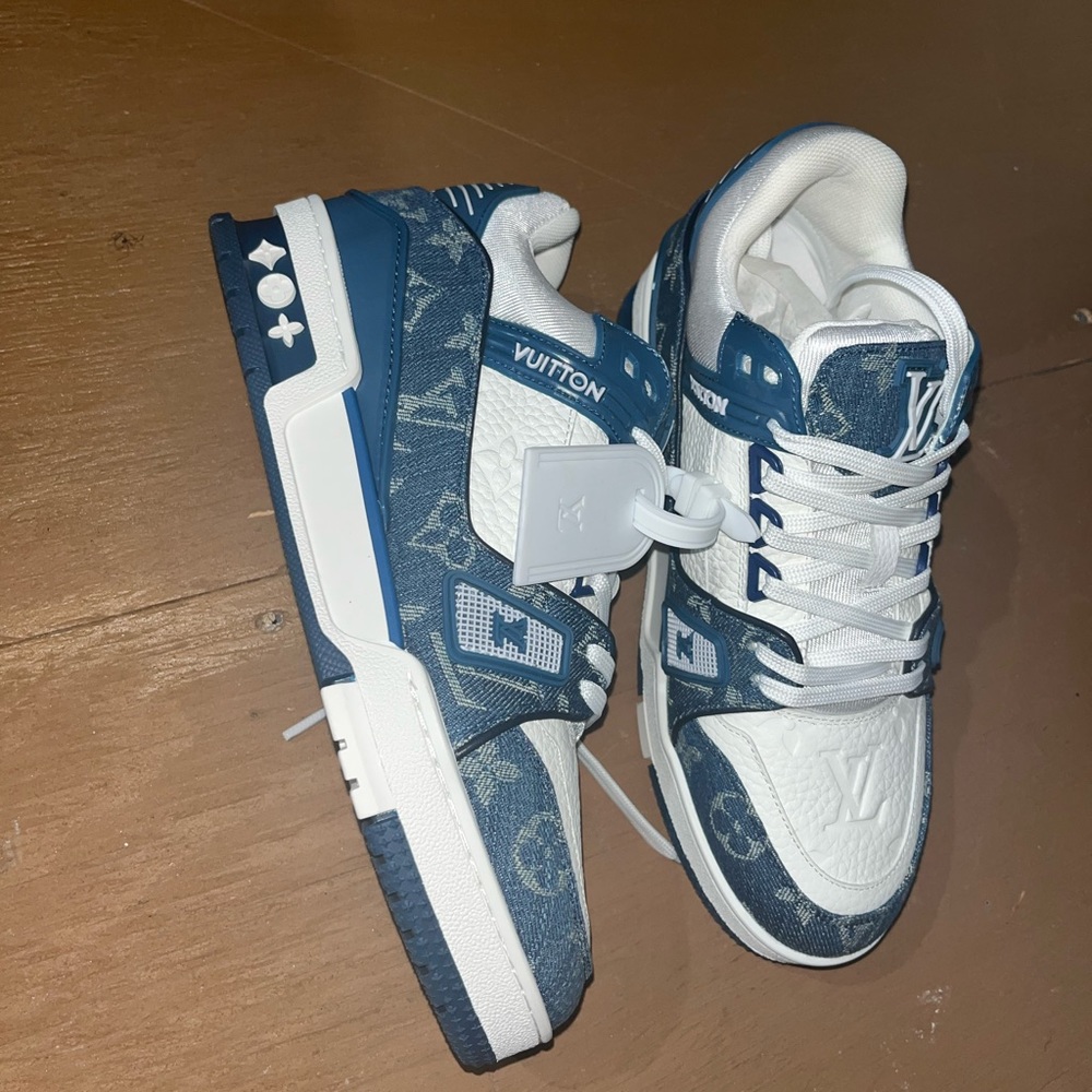 Louis Vuitton trainer size 38 brand new